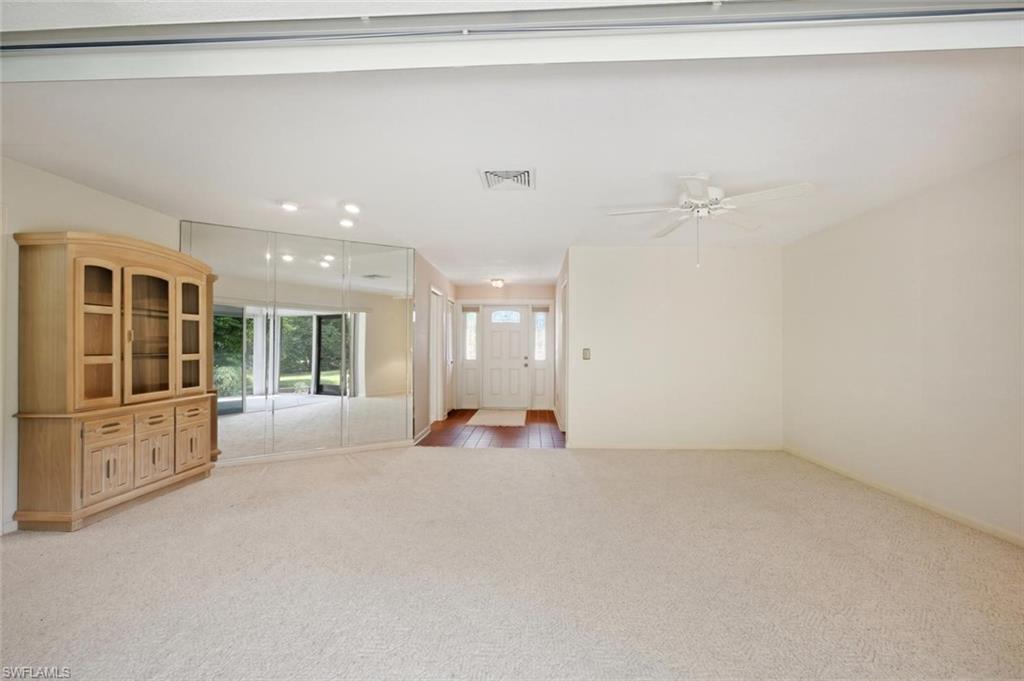 4443 Lakewood Blvd Property Photo 11