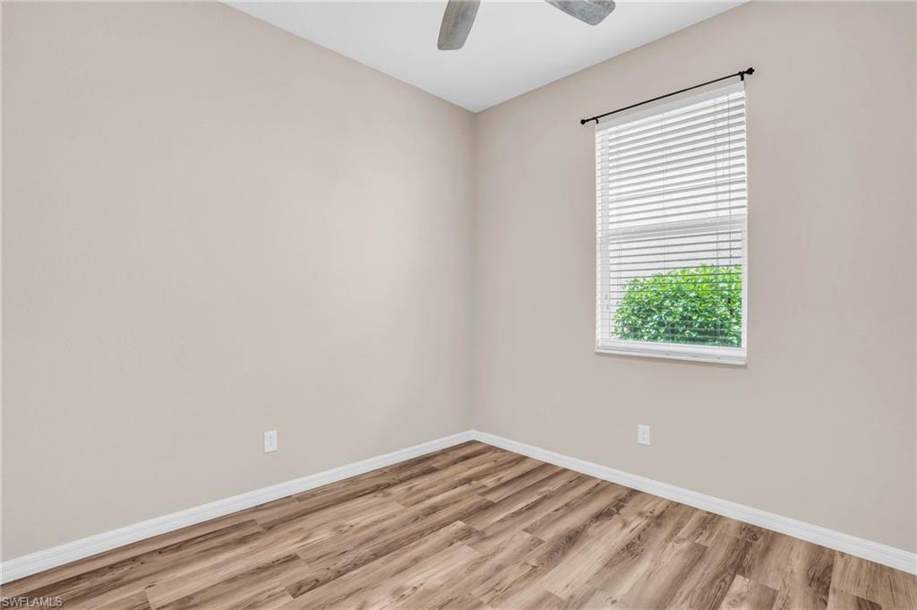 2061 Hamlin St Property Photo 13