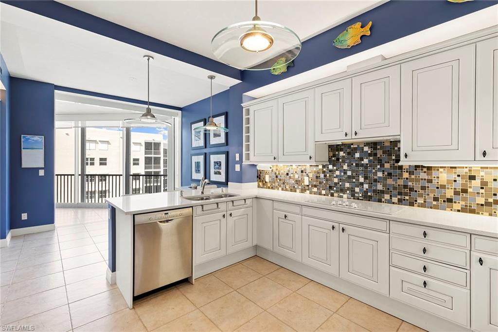 5000 Royal Marco Way 831 Property Photo 16