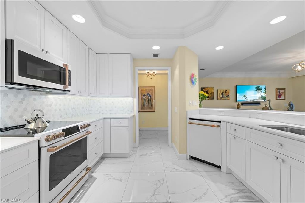 23650 Via Veneto Blvd 1403 Property Photo 5