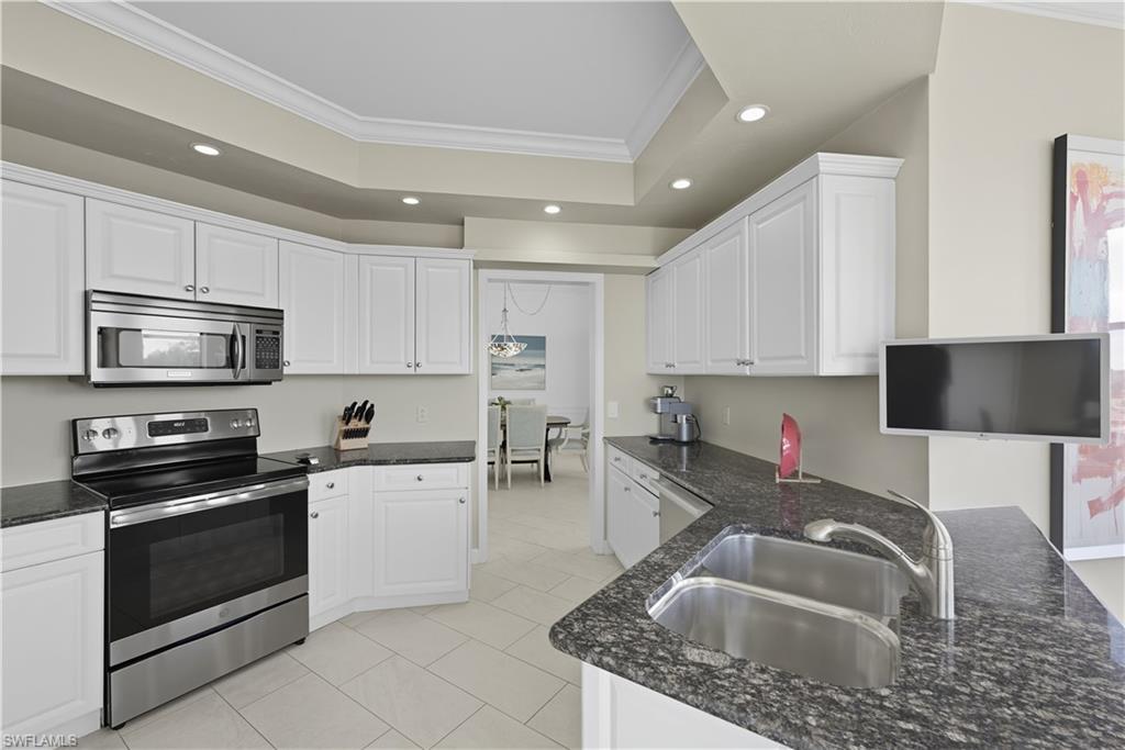 7040 Pelican Bay Blvd 401 Property Photo 14
