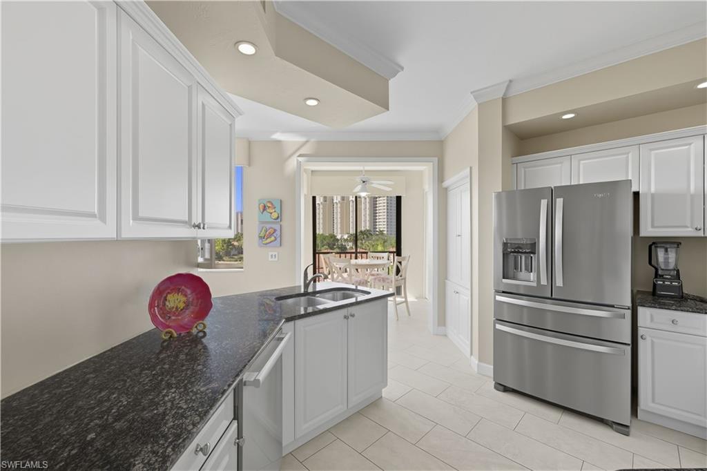 7040 Pelican Bay Blvd 401 Property Photo 17