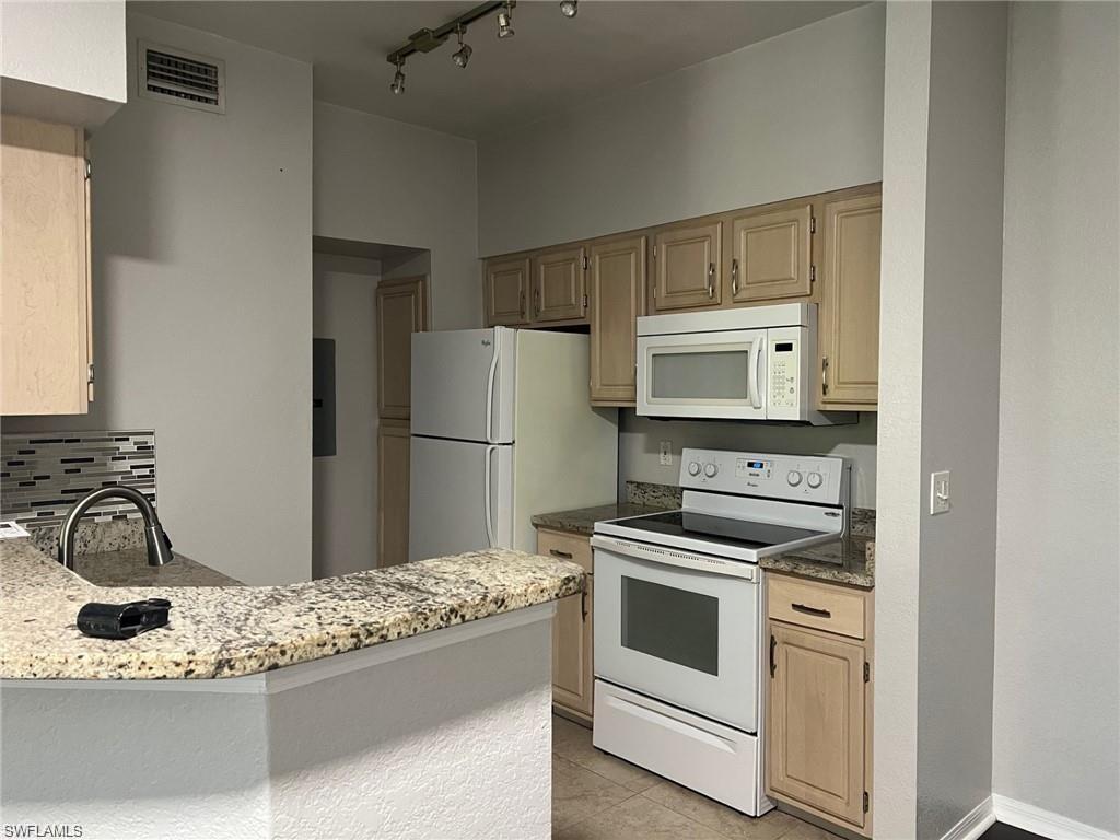 23500 Walden Center Dr 104 Property Photo 7
