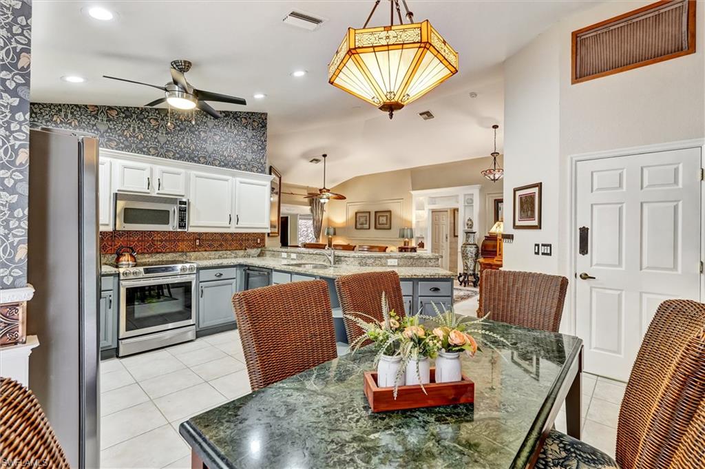5866 Westbourgh Ct Property Photo 7