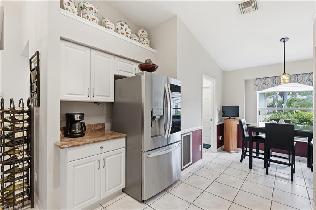 1768 Royal Cir 1402 Property Photo 13