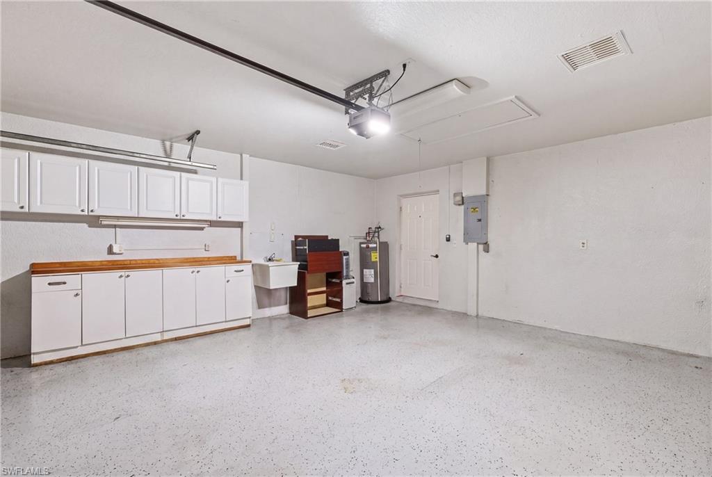 1768 Royal Cir 1402 Property Photo 28