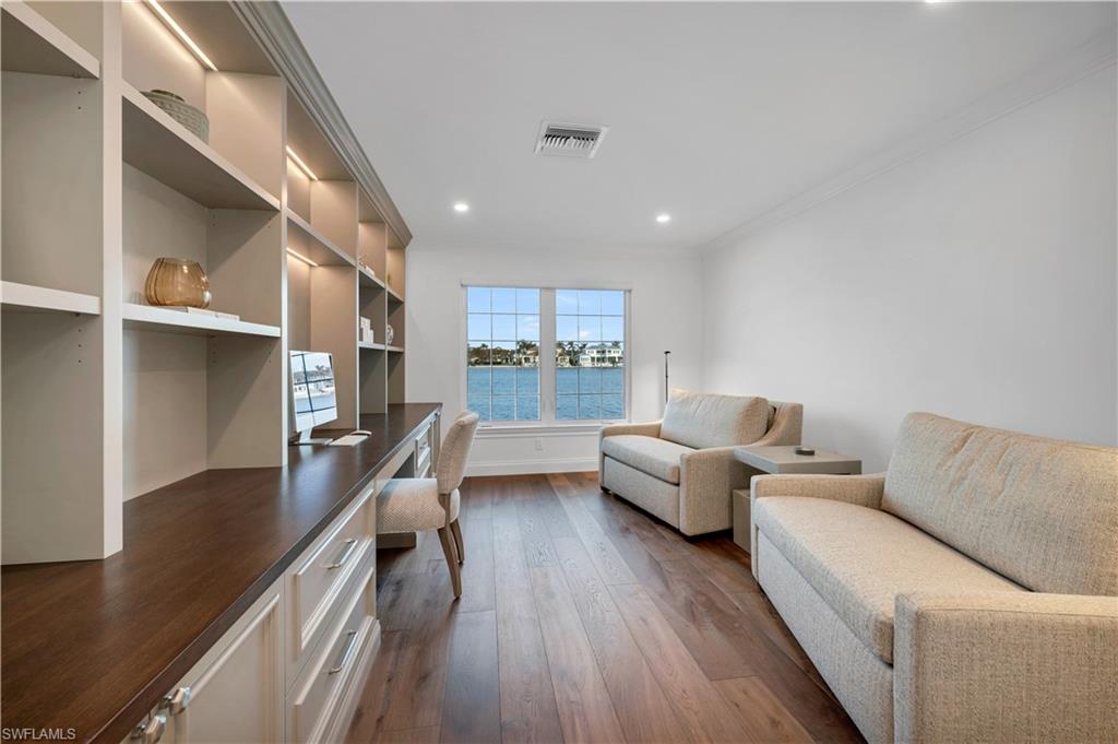 4000 Gulf Shore Blvd N 1400 Property Photo 16