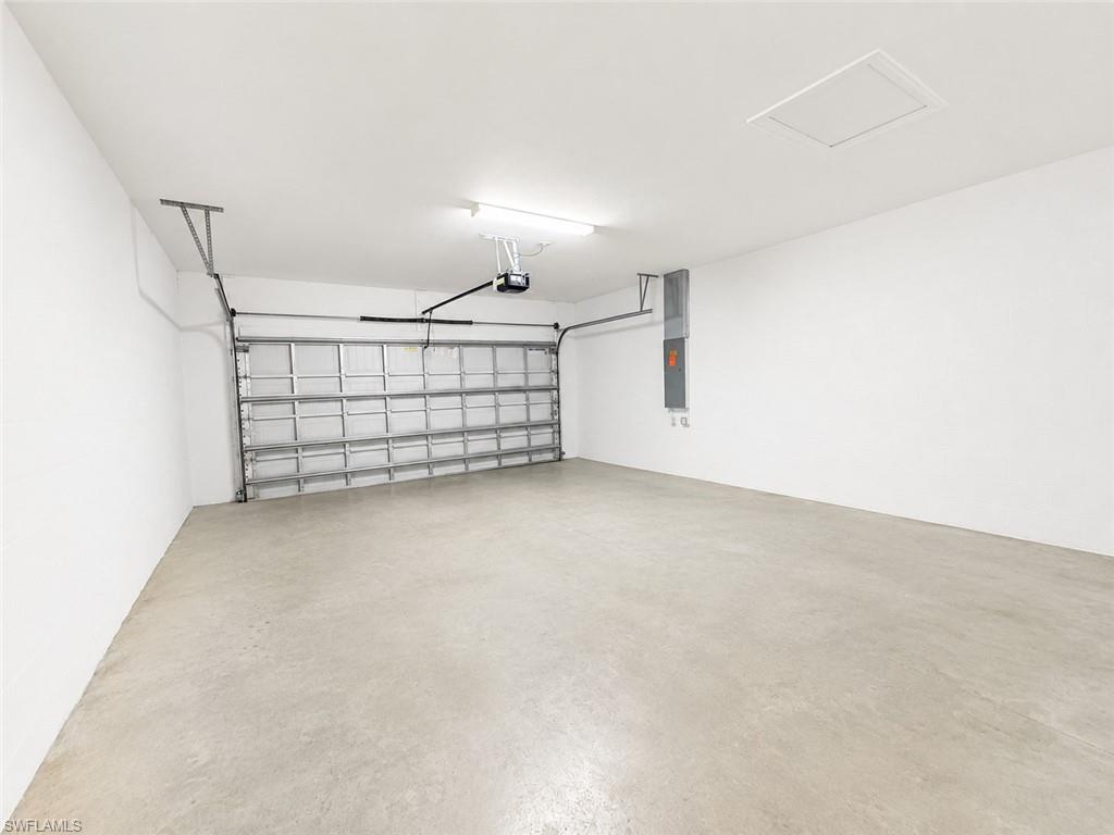 3929 Hampton Cir Property Photo 16