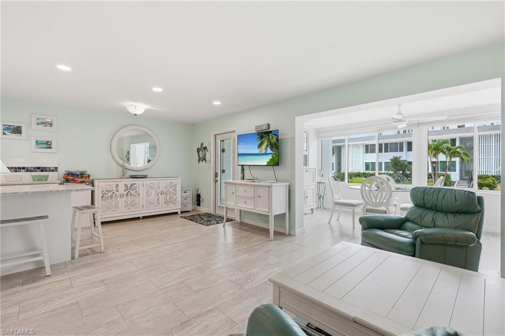 1065 Gulf Shore Blvd N 108 Property Photo 2