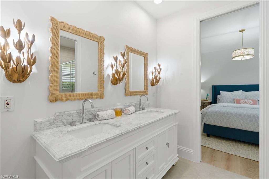 9833 Clear Lake Cir Property Photo 19