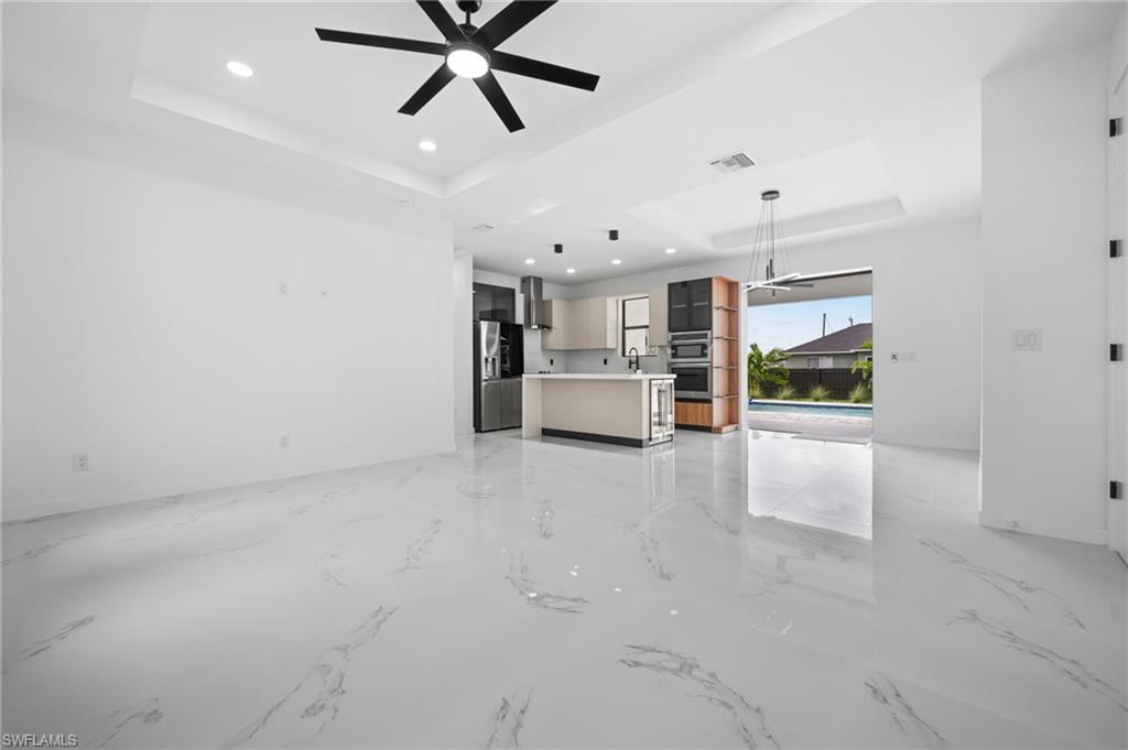 1609 16th Ter Property Photo 5