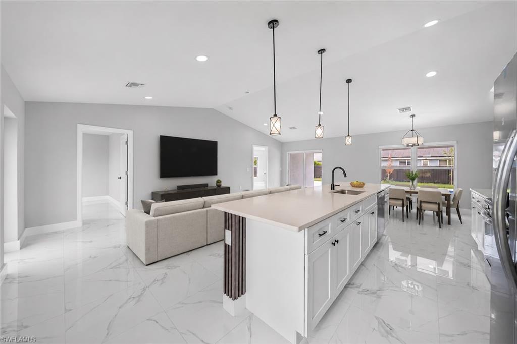 1013 14th Ter Property Photo 10