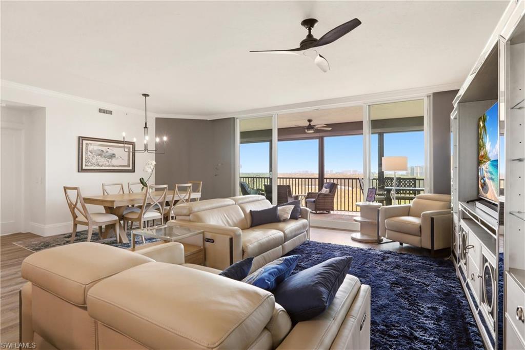 425 Cove Tower Dr 1002 Property Photo 4
