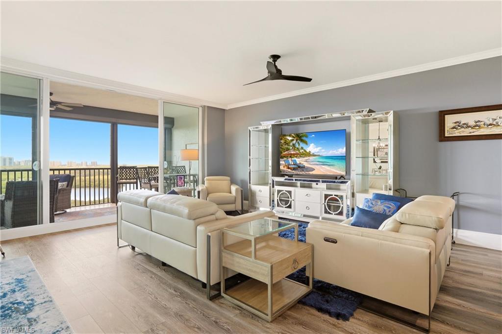 425 Cove Tower Dr 1002 Property Photo 6