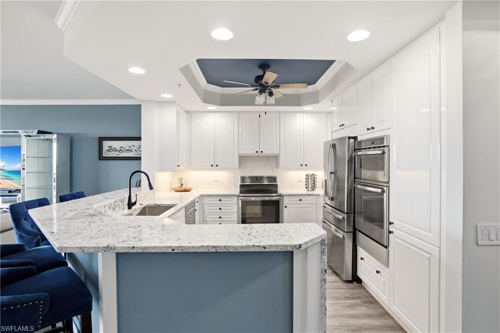 425 Cove Tower Dr 1002 Property Photo 12