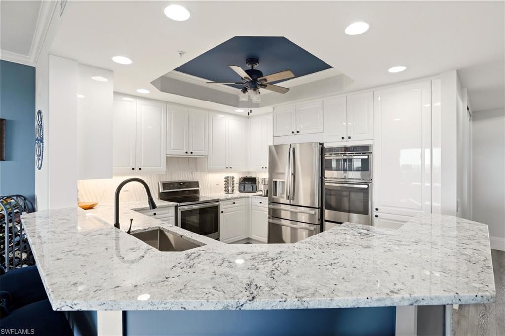 425 Cove Tower Dr 1002 Property Photo 13