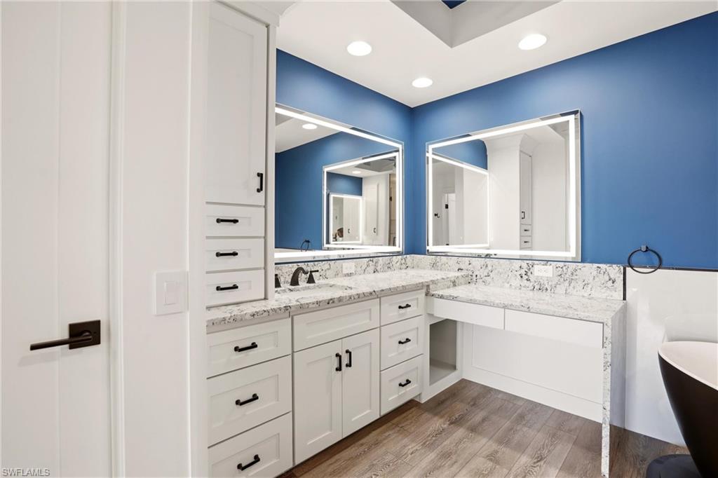 425 Cove Tower Dr 1002 Property Photo 20