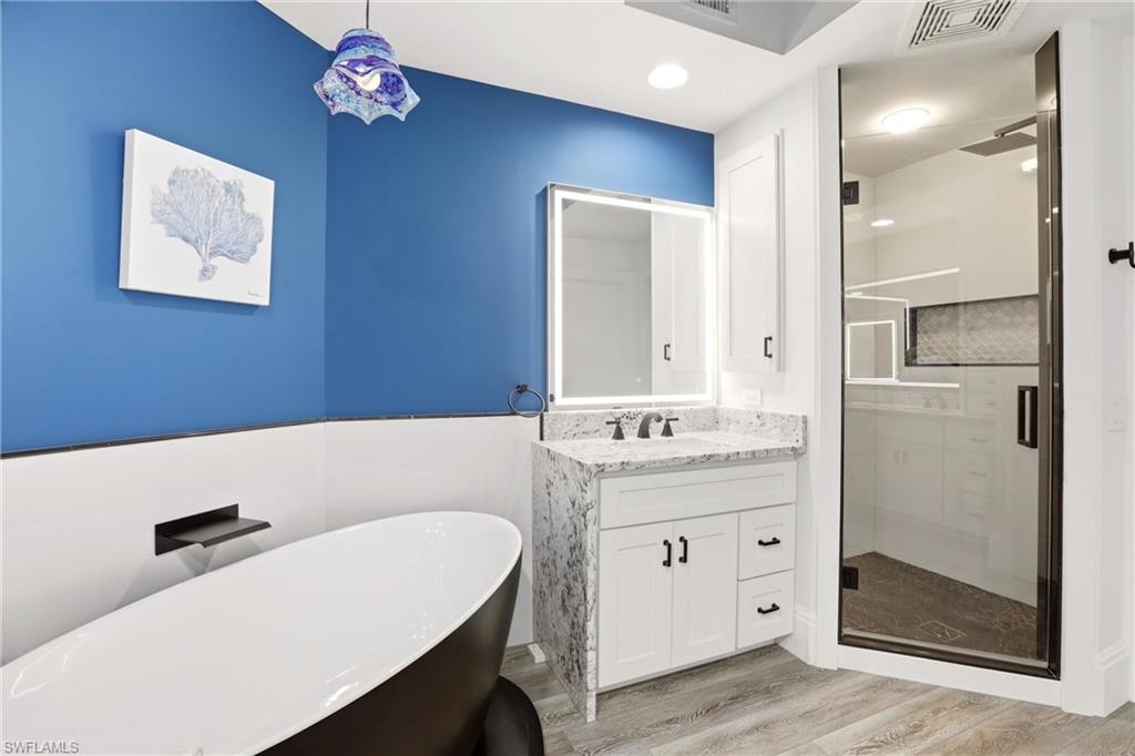 425 Cove Tower Dr 1002 Property Photo 21