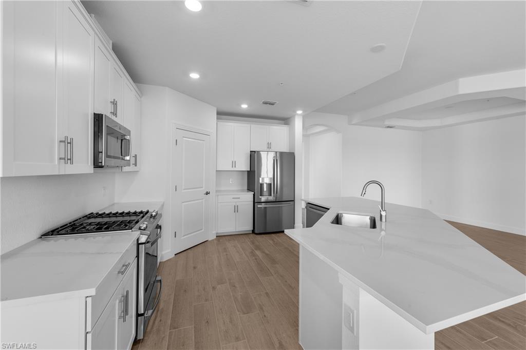 16374 Willowgreen Rd 511 Property Photo 6