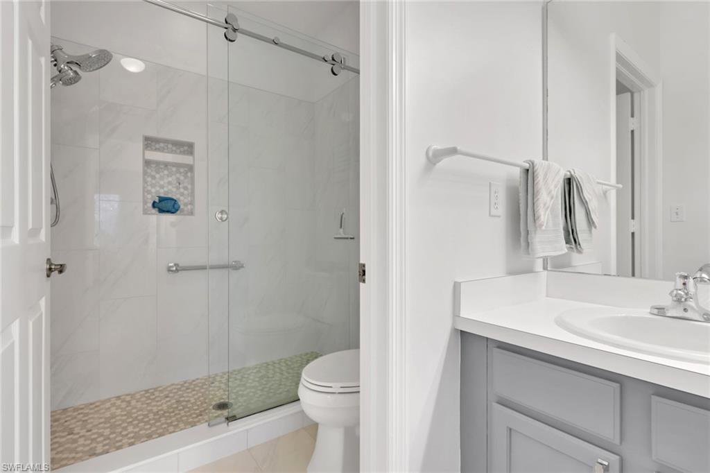 680 Wiggins Lake Dr 202 Property Photo 17