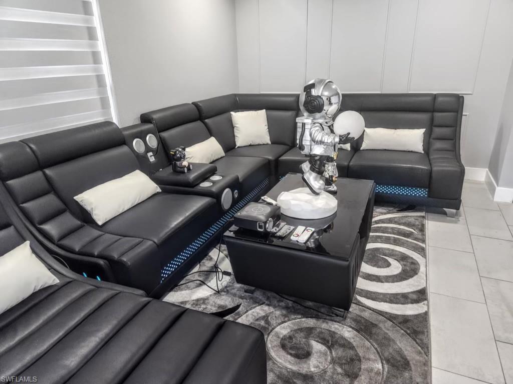 12044 Sula Property Photo 5