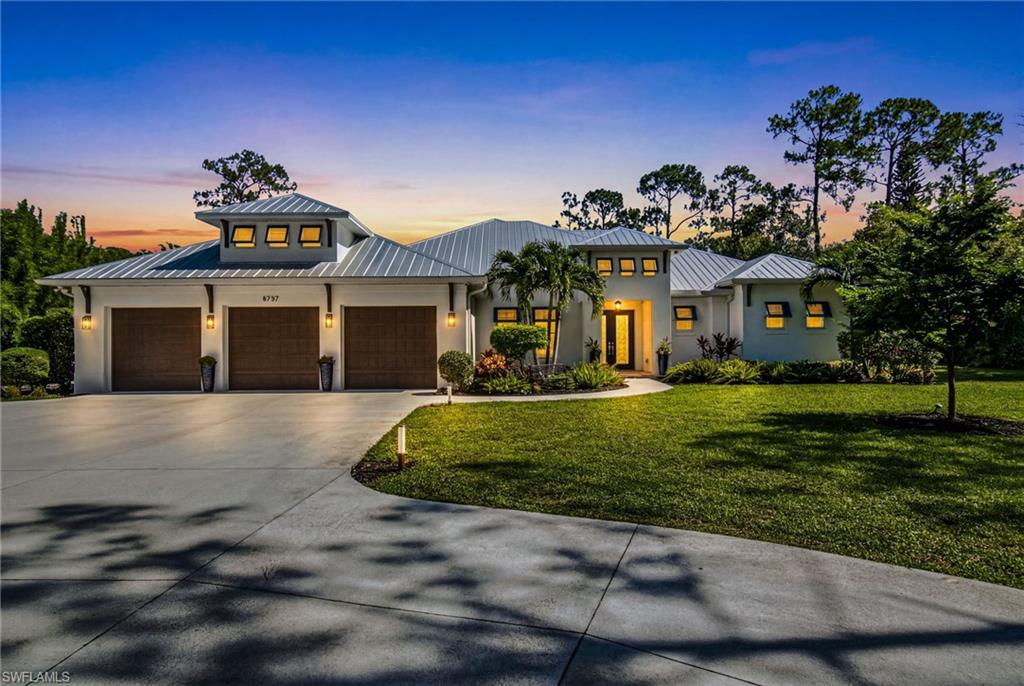 5737 Hidden Oaks LN