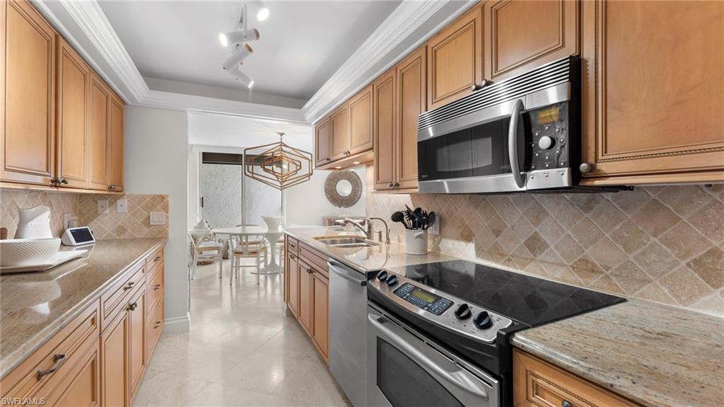 4005 Gulf Shore Blvd N 700 Property Photo 17