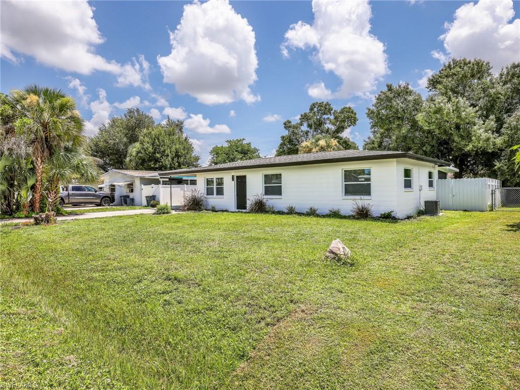 1196 Pine Lake Dr Property Photo 3