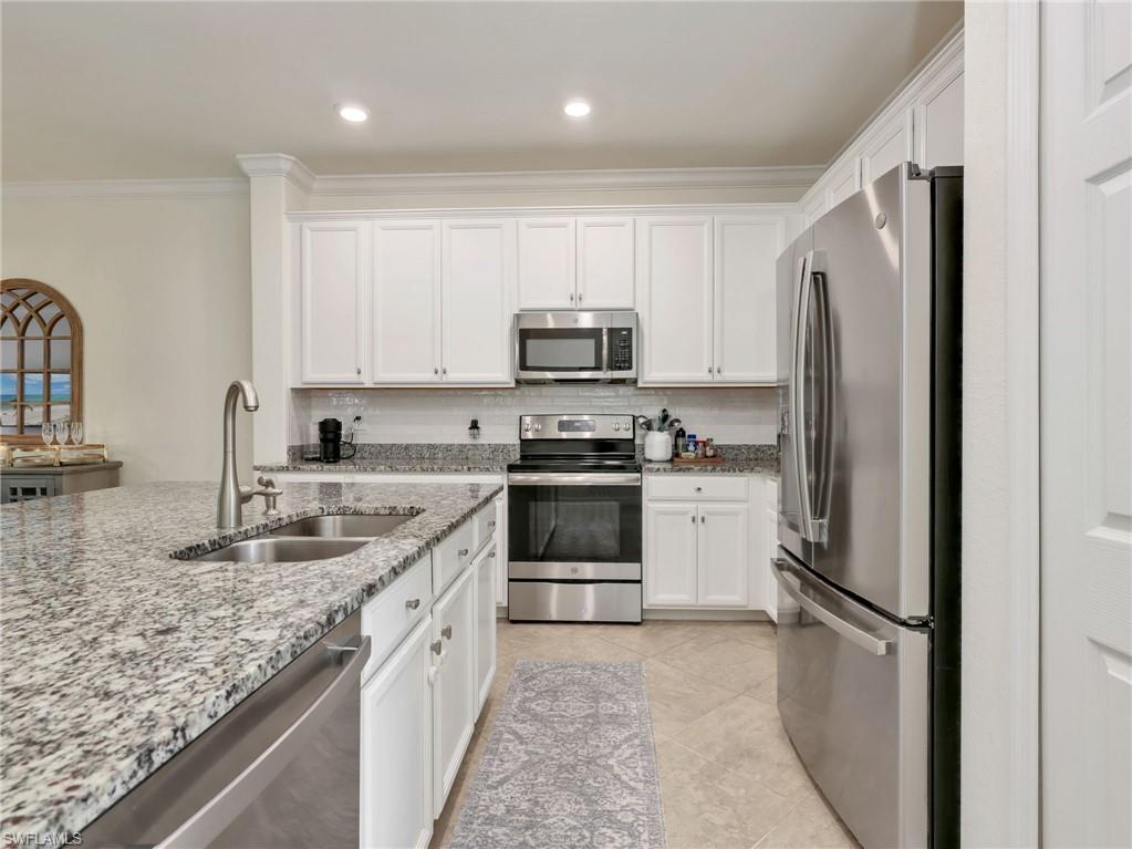 9157 Glenforest Dr Property Photo 6