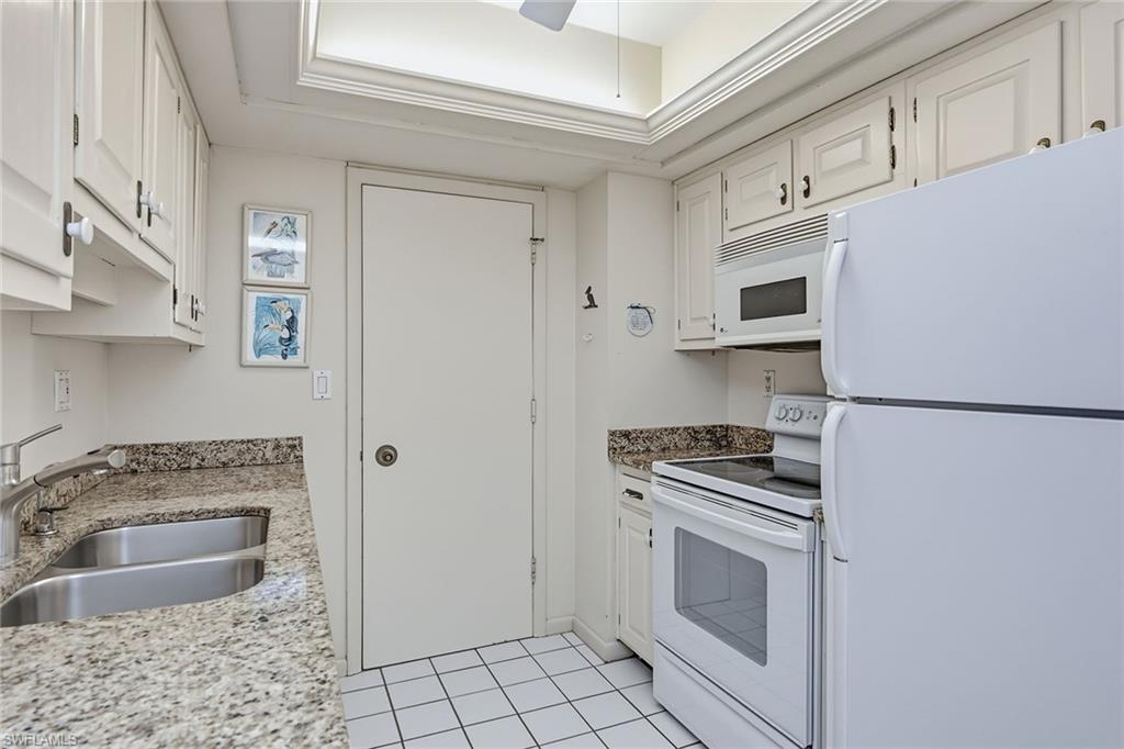 220 Seaview Ct 413 Property Photo 5