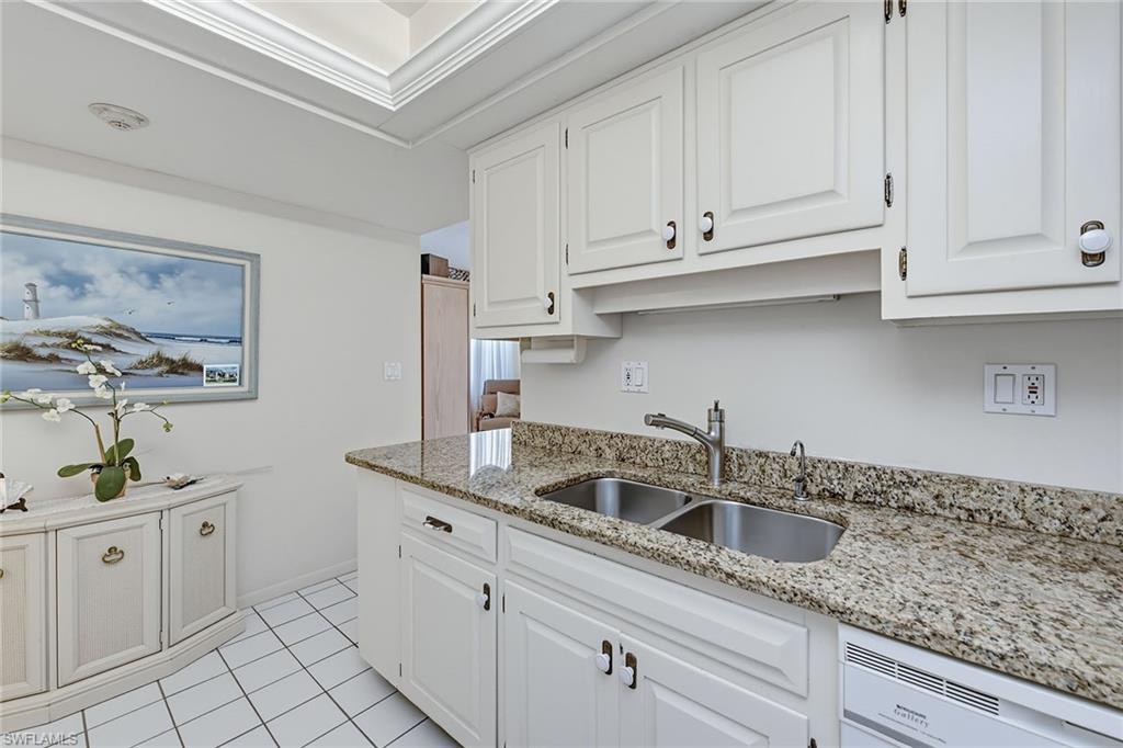 220 Seaview Ct 413 Property Photo 7