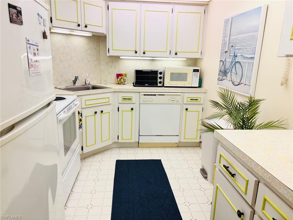 4005 Gulf Shore Blvd N 605 Property Photo 9
