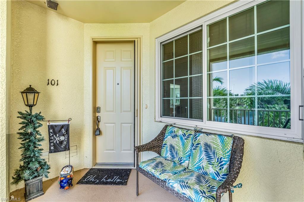 20061 Sanibel View Cir 101 Property Photo 2