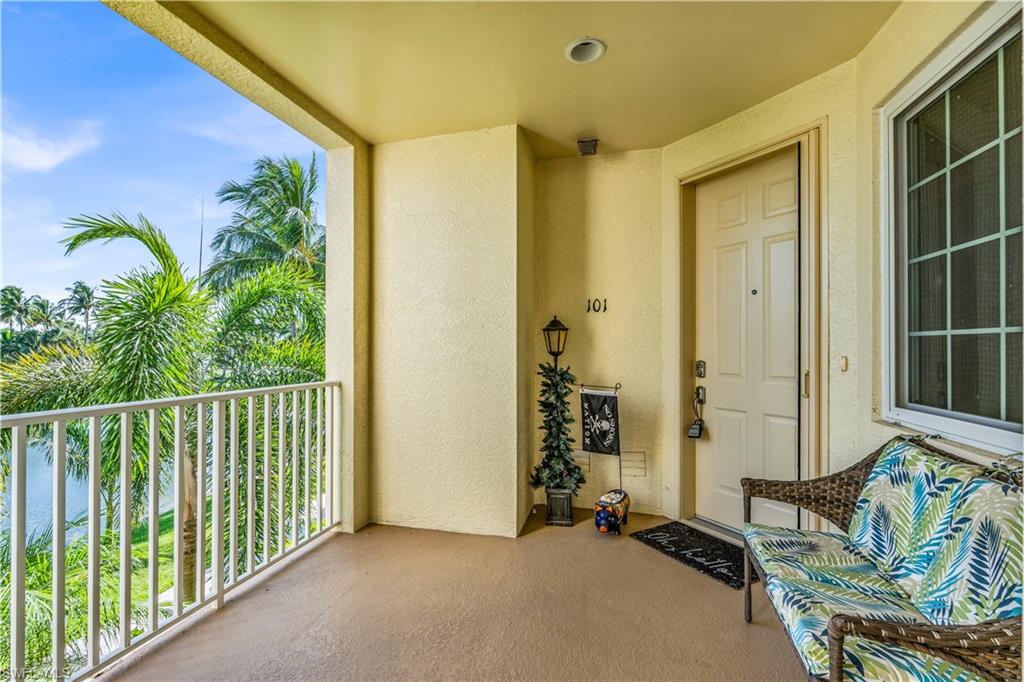 20061 Sanibel View Cir 101 Property Photo 3
