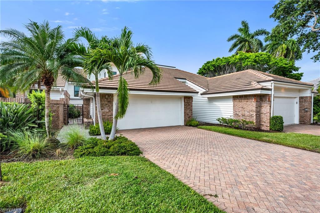 569 Park Shore Dr G5 Property Photo 4