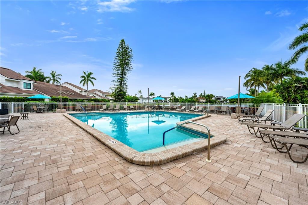 569 Park Shore Dr G5 Property Photo 20