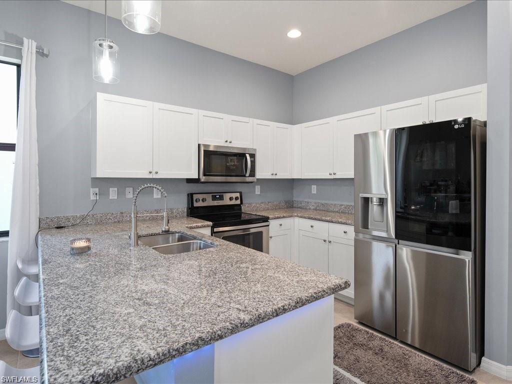 8812 Madrid Cir Property Photo 6