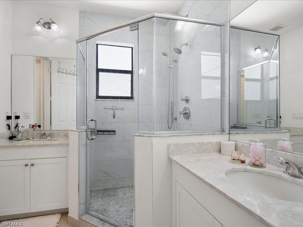 8812 Madrid Cir Property Photo 14