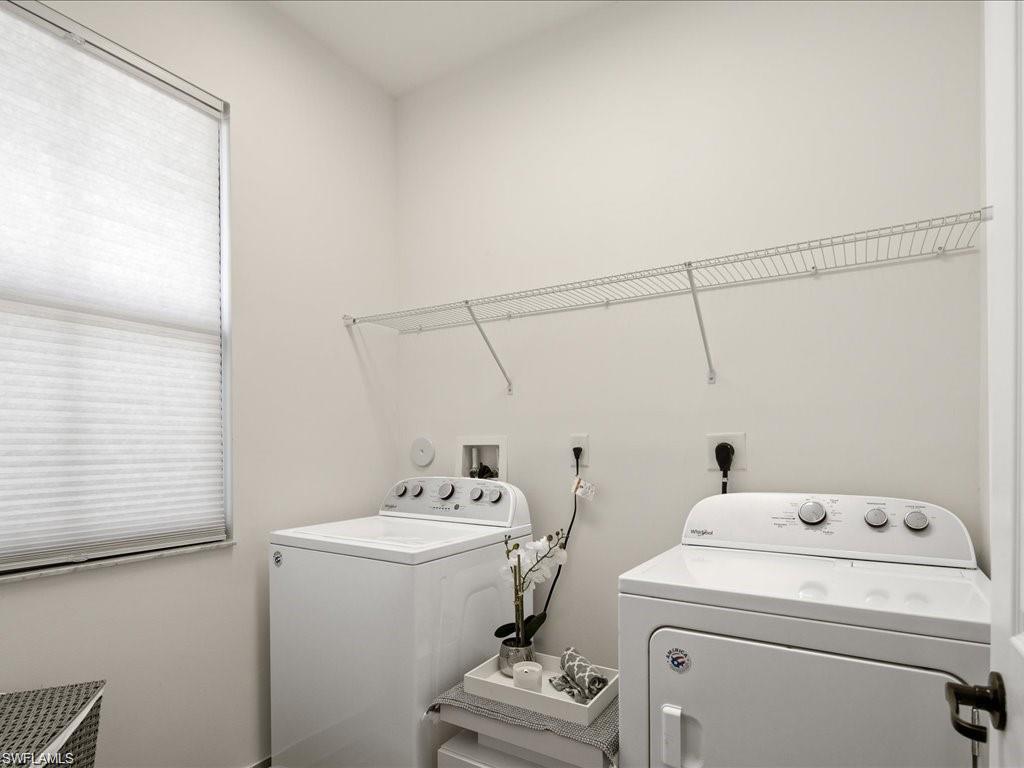 8812 Madrid Cir Property Photo 24