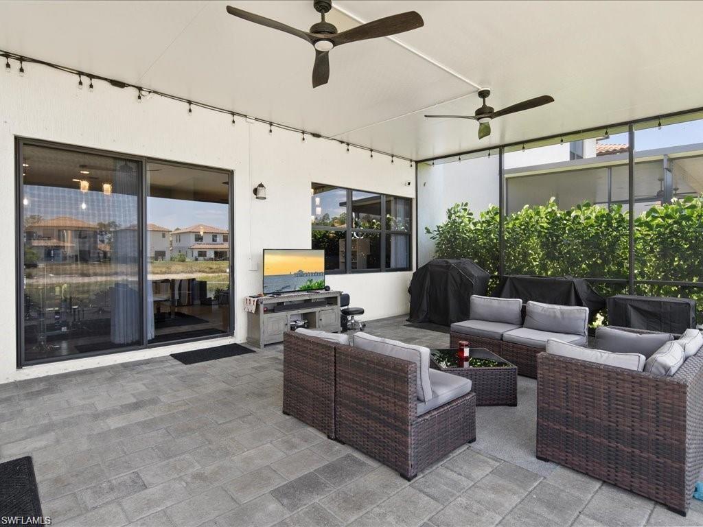 8812 Madrid Cir Property Photo 27