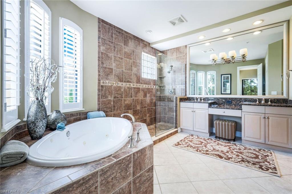 2826 Tiburon Blvd E 103 Property Photo 11