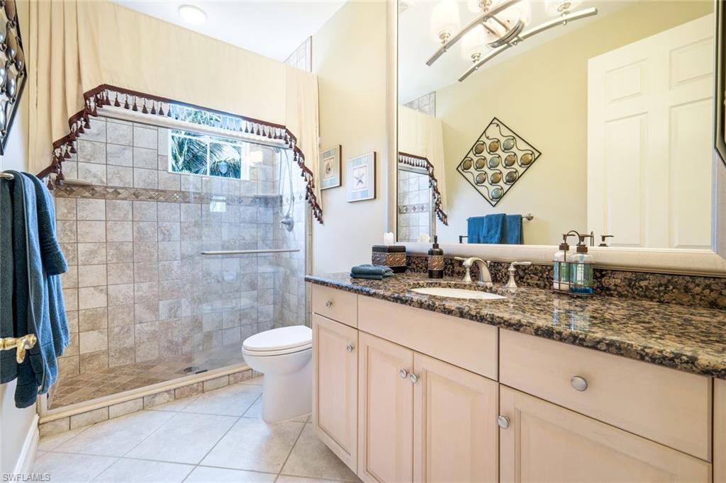 2826 Tiburon Blvd E 103 Property Photo 13