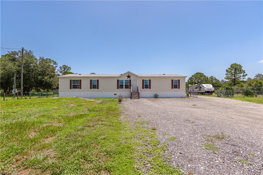 585 Lindero St Property Photo 5