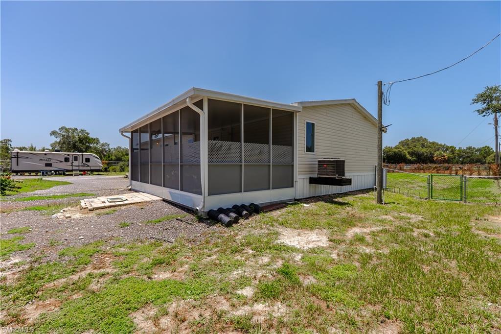 585 Lindero St Property Photo 32