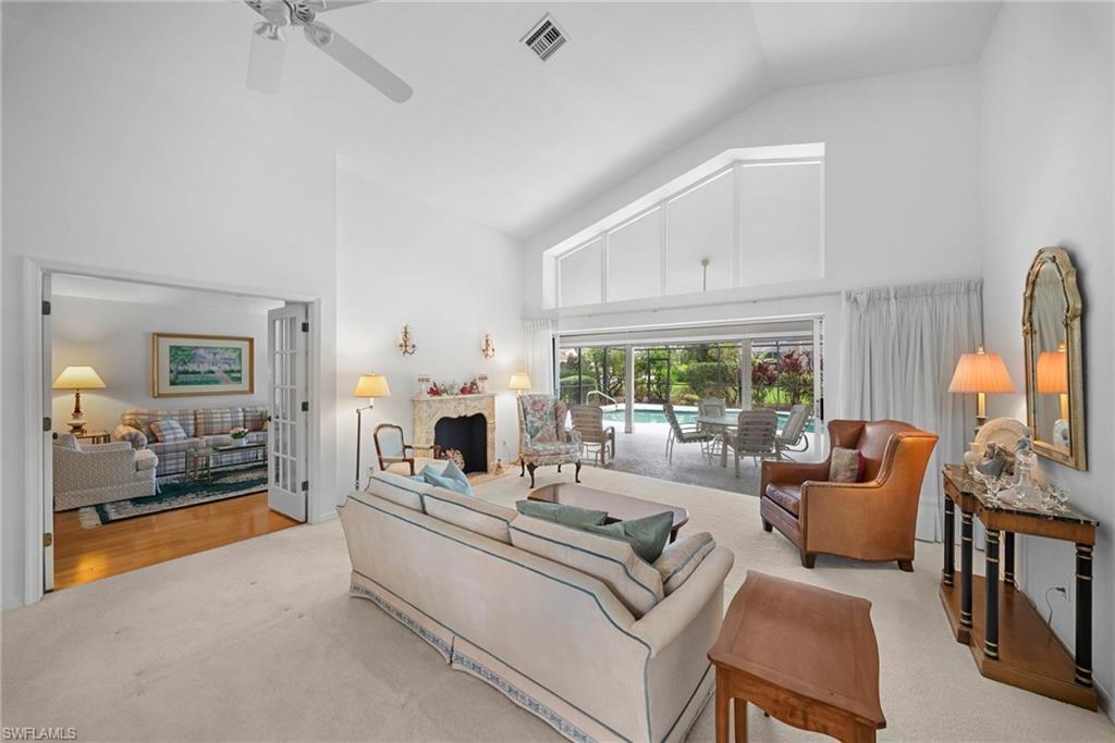 54 Grey Wing Pt Property Photo 8