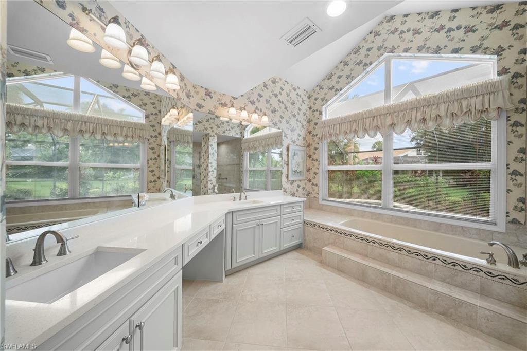 54 Grey Wing Pt Property Photo 24