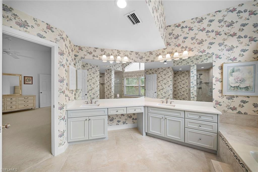 54 Grey Wing Pt Property Photo 25