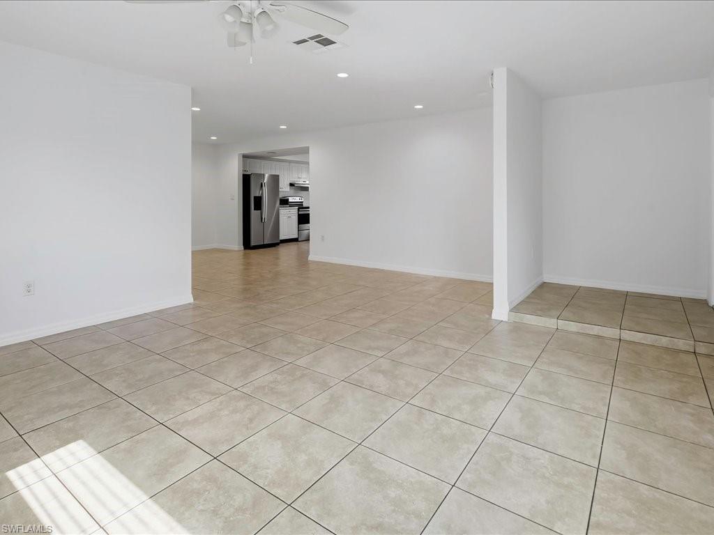 646 99th Ave N Property Photo 4