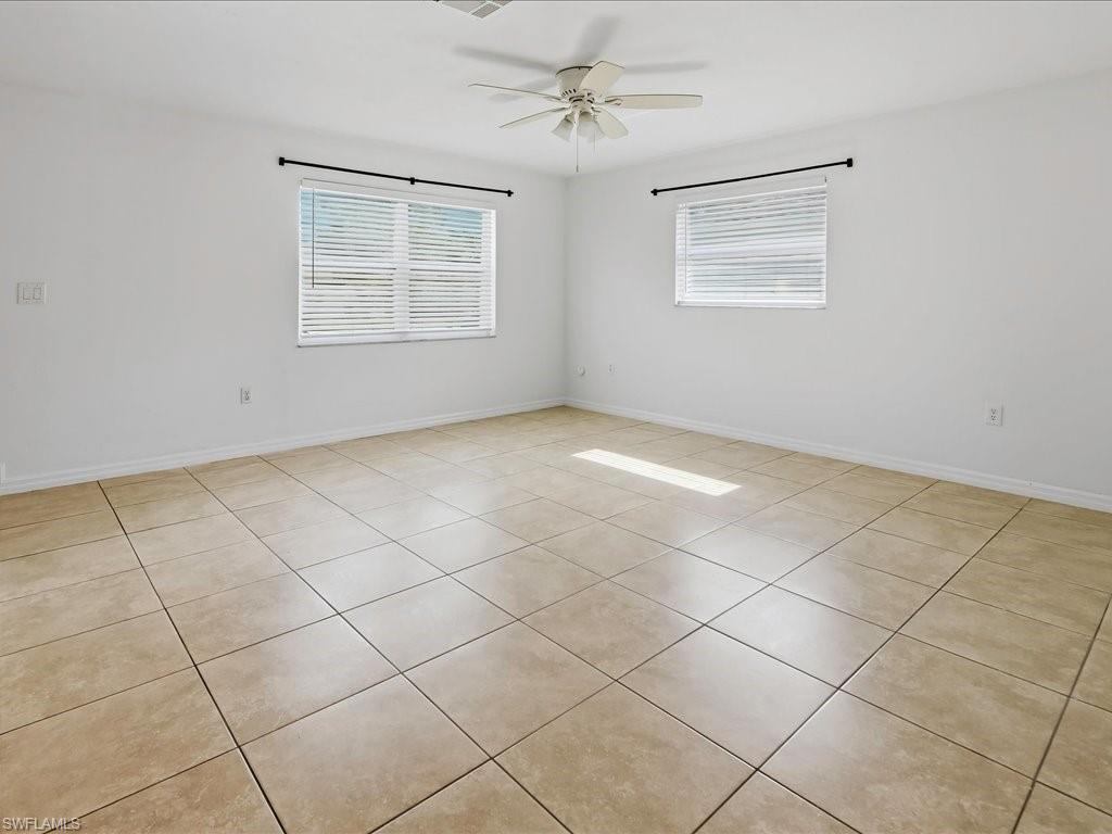 646 99th Ave N Property Photo 6