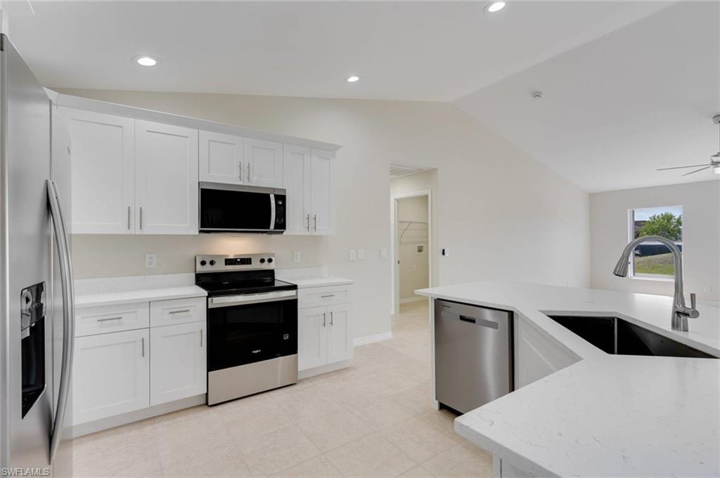 4014 13th St W Property Photo 5